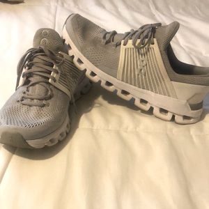 On Cloud Women - Size 8 1/2